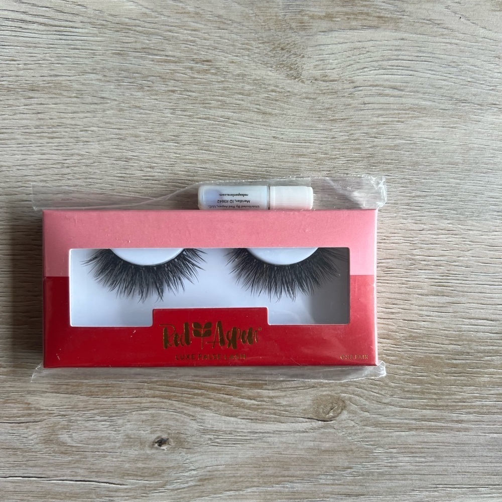 Red + Aspen Luxe False Lash Set. Bundle of six unused faux lashes! NEW! - Picture 3 of 7